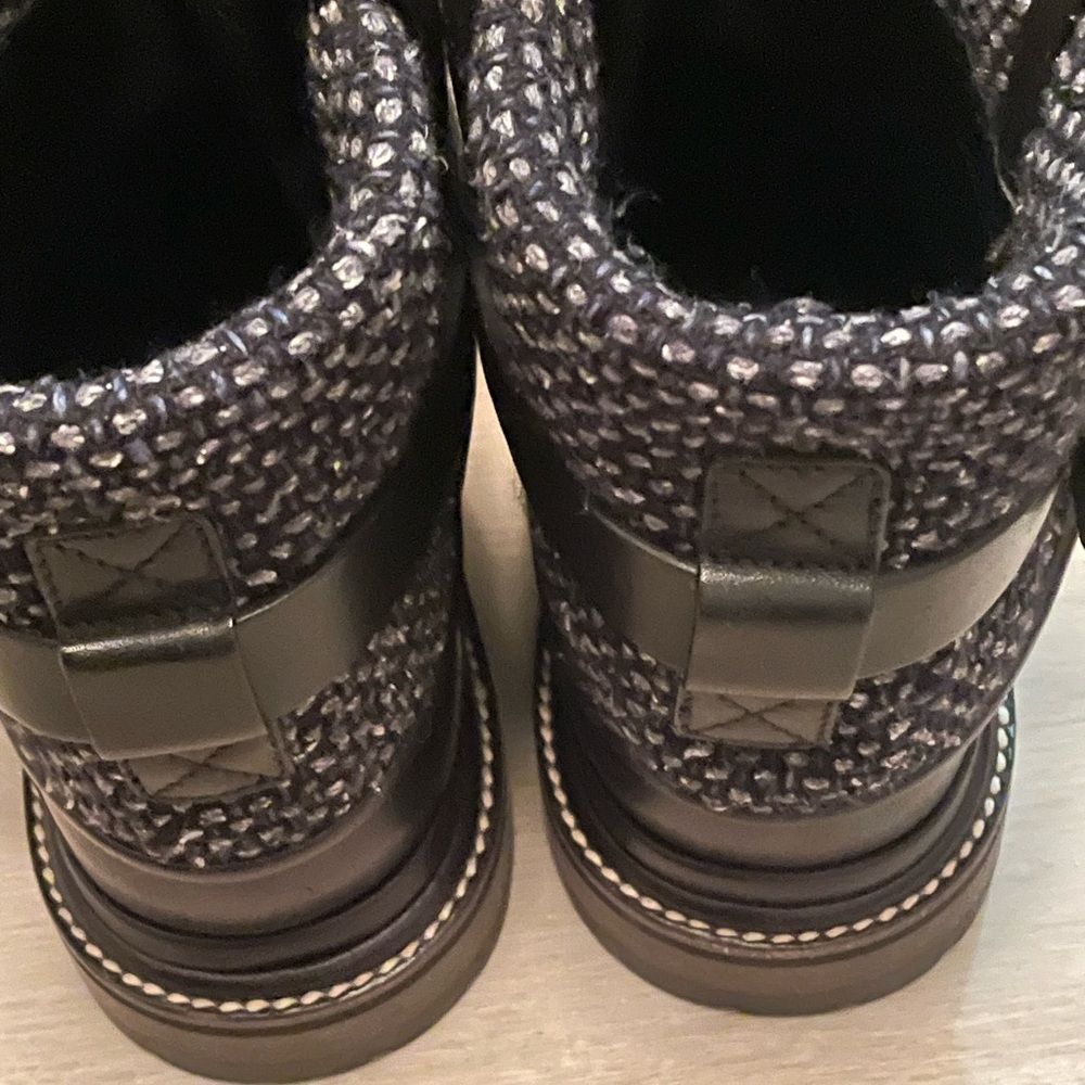 Stunning Chanel boots - Picture 12 of 16
